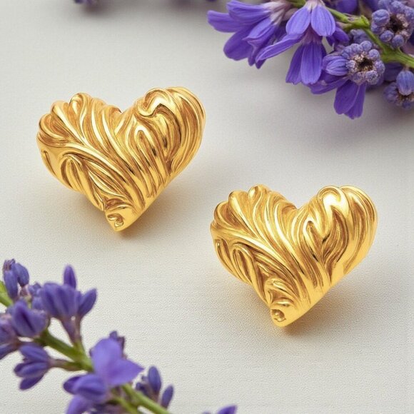 18K Gold Plated Stainless Steel Minimalist Textured Heart Stud Earrings - Picture 7 of 9